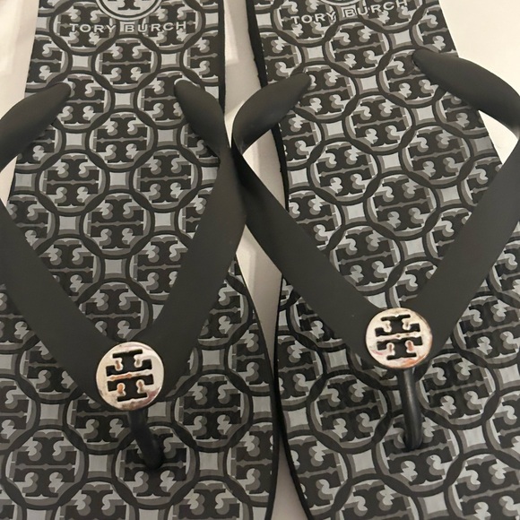 Tory Burch Women’s Sandal Size 9 Black Gray Lattice Thong Flip Flop Pool Slide - Picture 7 of 9